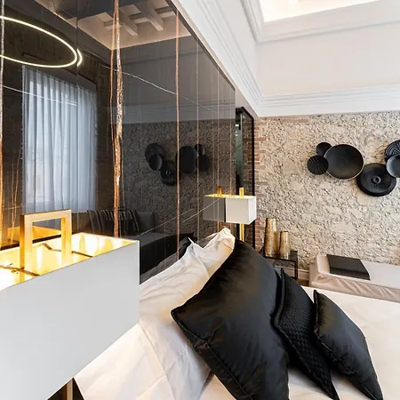 Nero Luxury 4*
