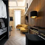 Nero Luxury 4*