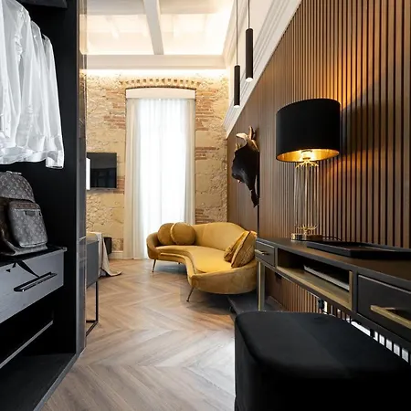Nero Luxury 4*